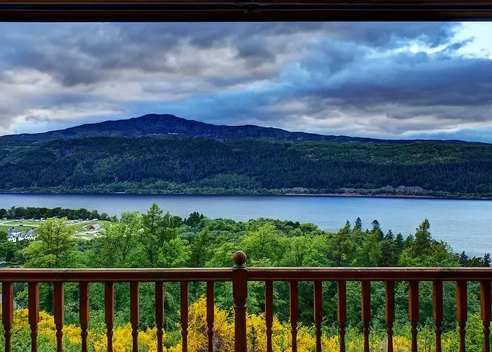 Lodges On Loch Ness